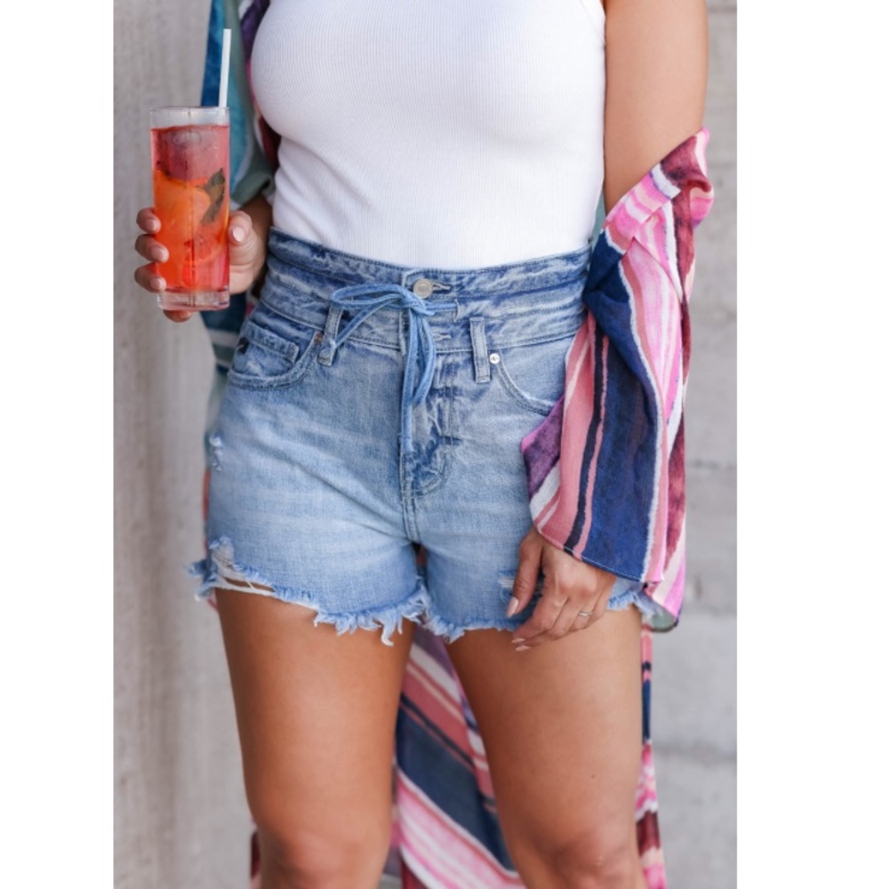 KanCan Light Wash Denim Jean Shorts - Picture 3 of 4